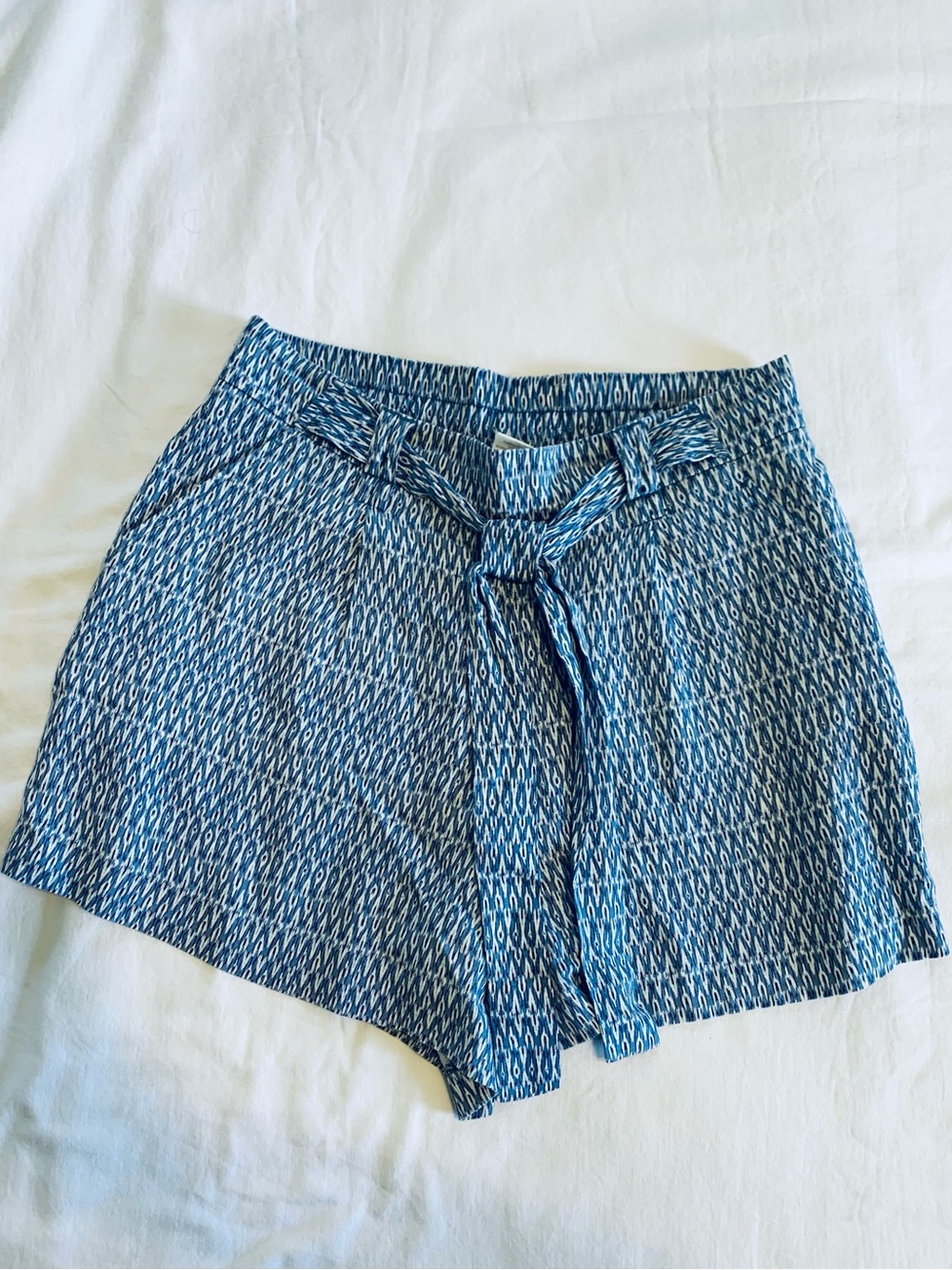 C&C California NWOT LINEN Blend Shorts. Size 8